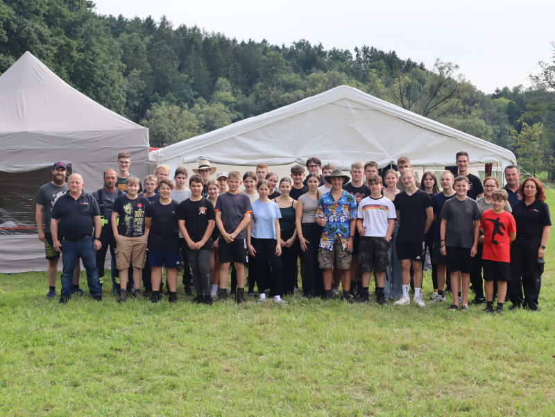 Teilnehmer des diesjährigen Zeltlagers auf einem Gruppenfoto